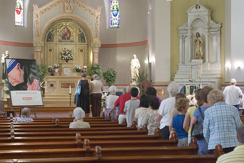 Saints Teresa and Bridget Roman Catholic Church, in Saint Louis, Missouri, USA - Relics of Blessed Teresa of Calcutta - Faithful waiting to venerate the relics