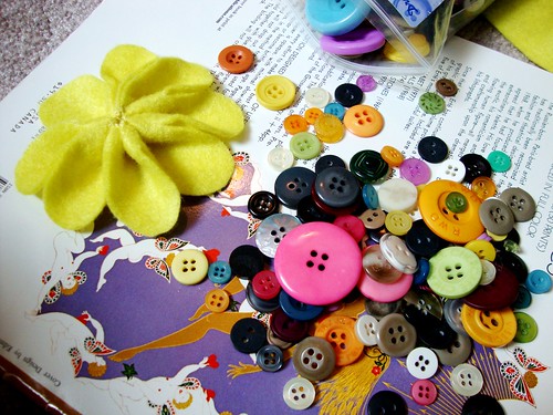 How to Make a Flower Pin 14