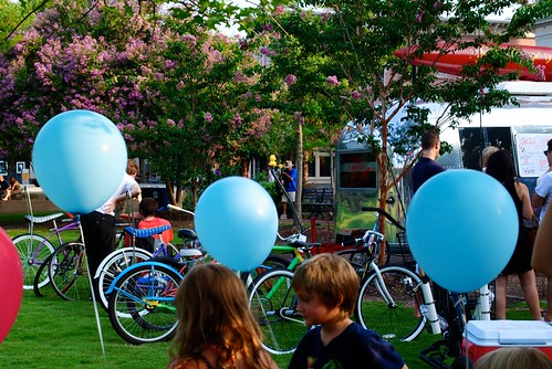 balloons + bikes