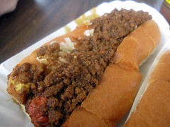 brandi's hot dogs - chili dog