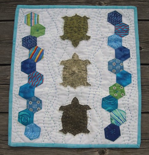 finished! turtle/hexagon quilt for DQS9