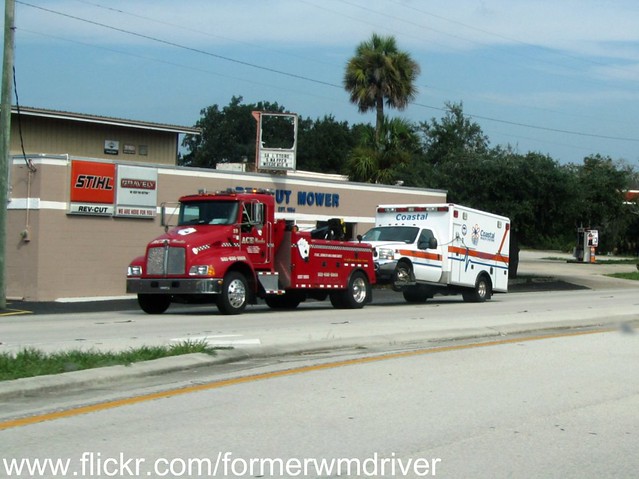 rescue ford truck ambulance vehicle emergency medic paramedic ems emt tow kenworth f550 wrecker