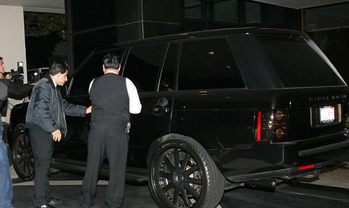 Kim Kardashian's Range Rover Related posts