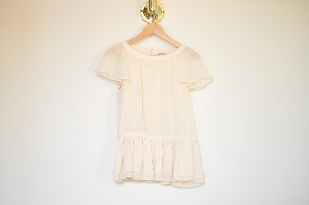 H&M ruffle buttom top