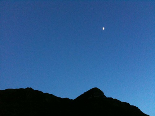 山與月亮