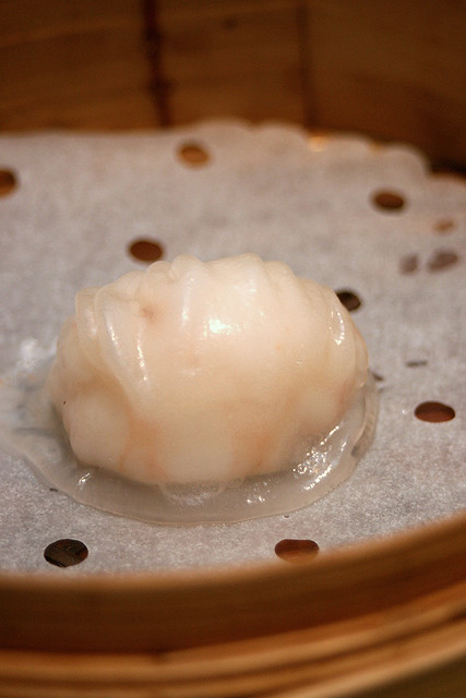 Steamed shrimp dumpling (har gow) - such translucent skin!