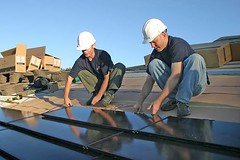 installing solar panels in Berkeley (via NY Green Advocate)