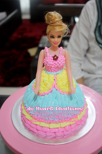 Batch 21 Sept:  Buttercream Cake + Cupcakes + Doll Cake