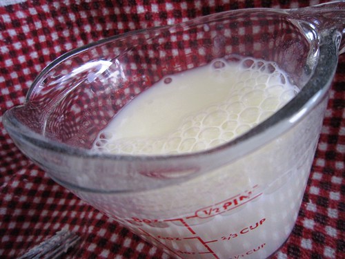 Making buttermilk