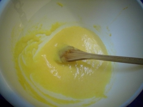 blanchir les jaunes d'oeuf et le sucre