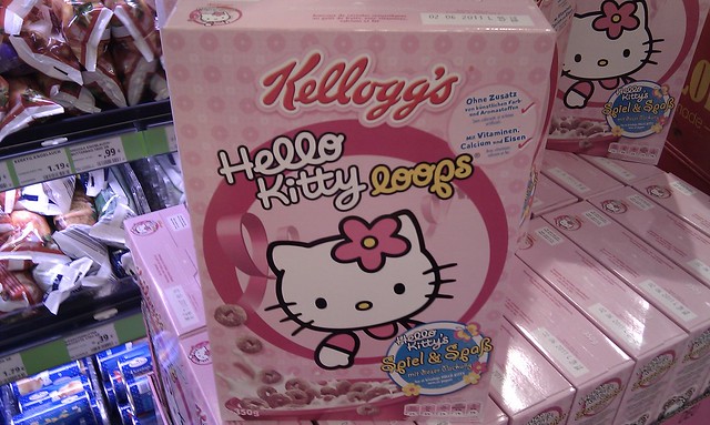 Supermarket Hello Kitty loops Kelloggs