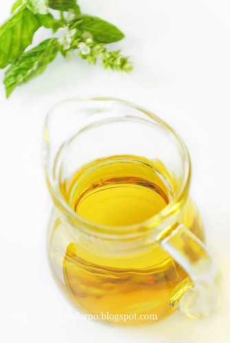 Olio di Oliva al Basilico-Basil Olive Oil