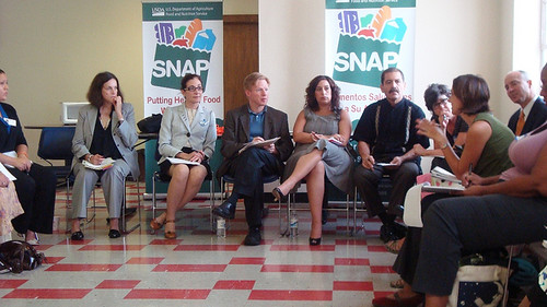 Deputy Administrator Lisa Pino and Director of Faith-Based and Neighborhood Partnerships Max Finberg gained insight from local community leaders on how to reach populations eligible for SNAP benefits Community Roundtable held at Illinois Department of Human Services’ Western office.