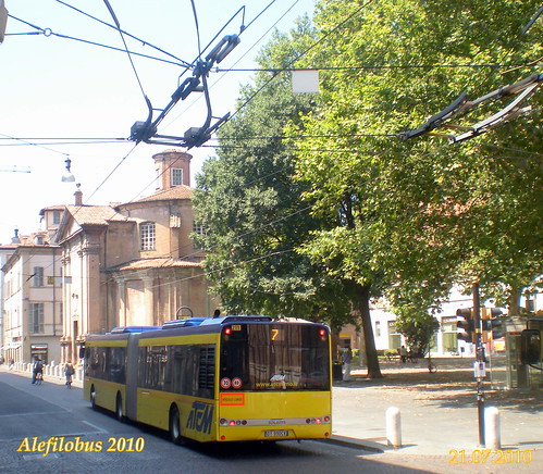 autobus Solaris Urbino in piazza Matteotti - linea 7