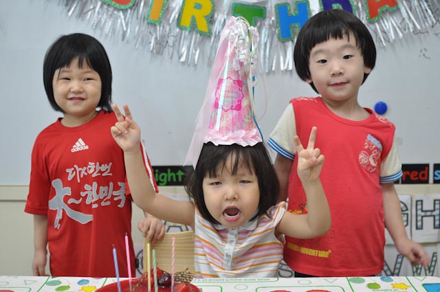 Nixon se ha reencarnado en una niña coreana de 4 años