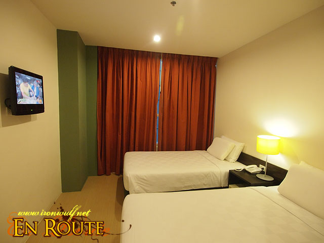 The Twin Room at GoHotels Pioneer