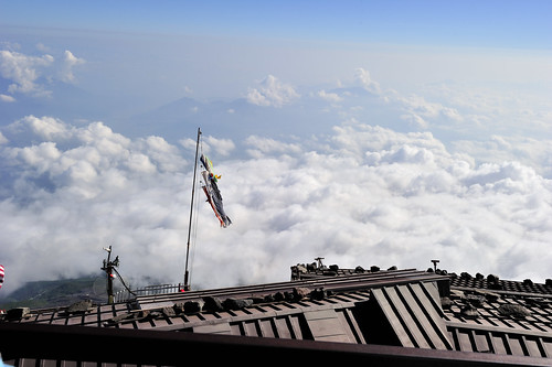 富士山8合目『雲より高いこいのぼり』