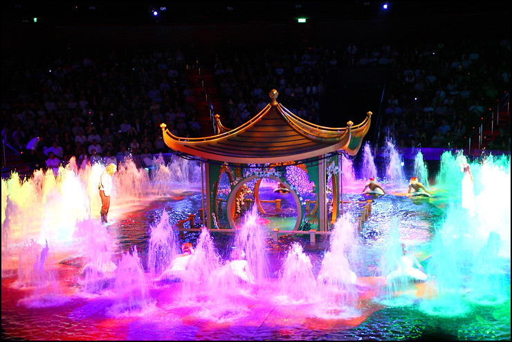 chinese-pavilion-water-show