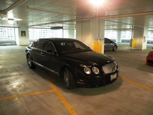 16Bentley Continental Flying Spur