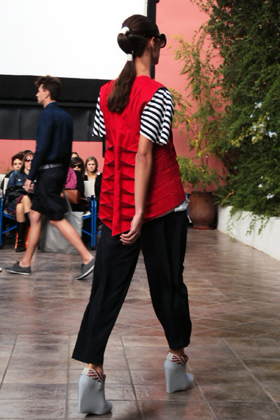 fashionarchitect.net_sotiris_georgiou_forms_ss2011_06