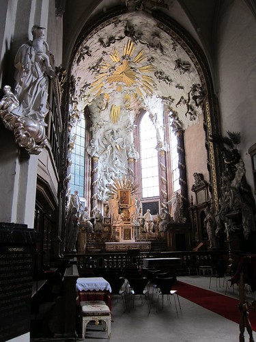 The altar at Michaelerkirche
