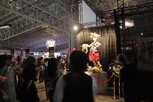 Lots of people snapping photos of Kingdom Hearts' Sora