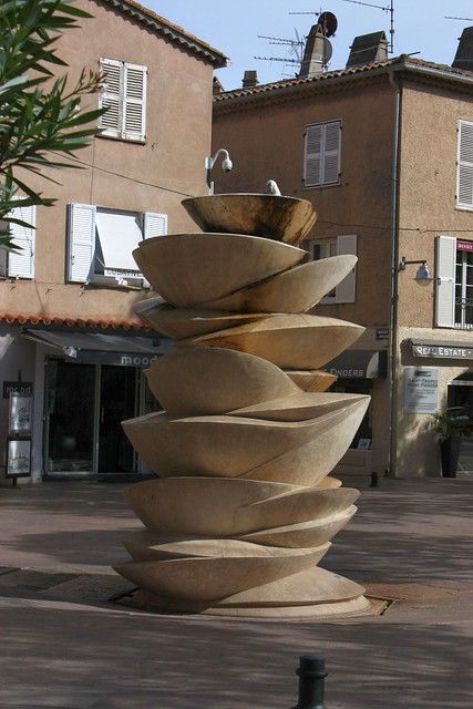 Fountain in St-Tropez by Sokleine