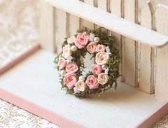 Dollhouse Miniature 1/12 Scale Pink Rose Wreath