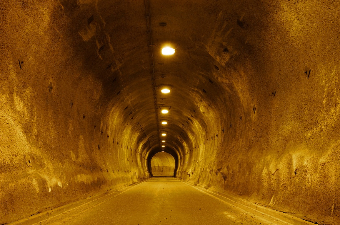 tunnel 003