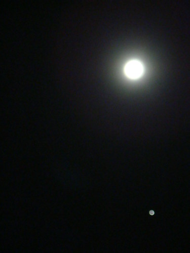 the moon + jupiter = frens.