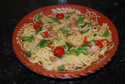 pasta met kip, tomaat en rucola