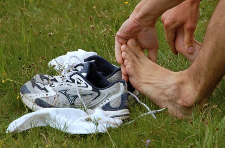 Chodidla a běžecké boty si nerozumějí, tvrdí studie