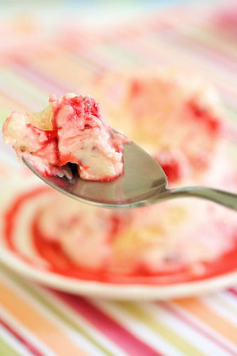 frozen raspberry mess ice cream 9541 R