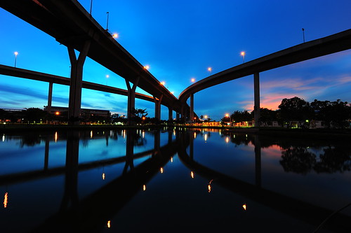 フリー写真素材|建築・建造物|橋|夜景|タイ王国|バンコク|