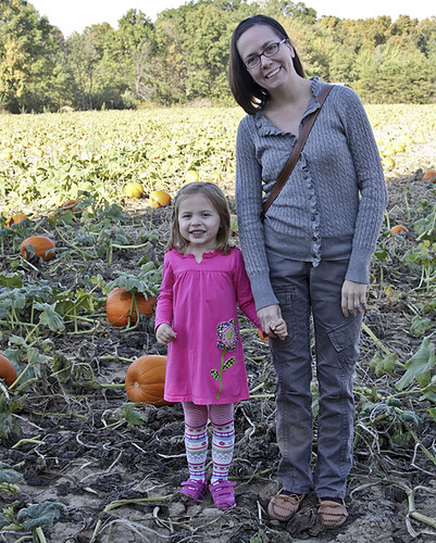 Mommy and A at the pumpkin patch