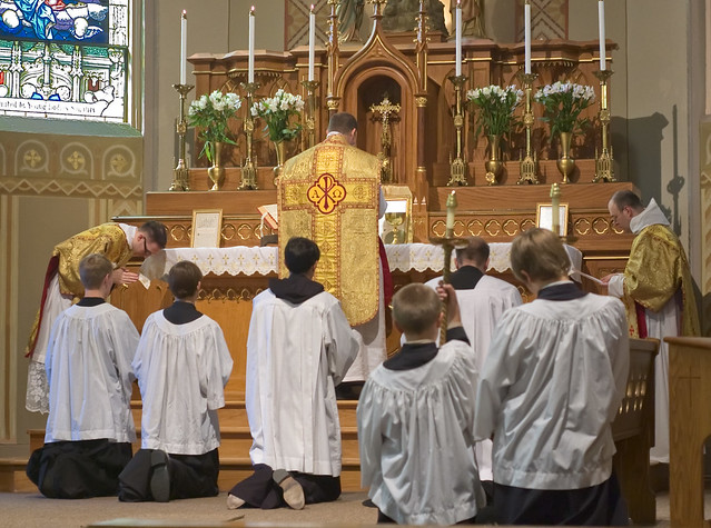 Father David Kemna, FSSP, at Saint Francis of Assisi Catholic Church, in Portage des Sioux, Missouri, USA - Canon of the Mass