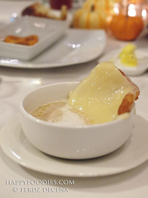 Cream of White Onion Soup with Hash Brown