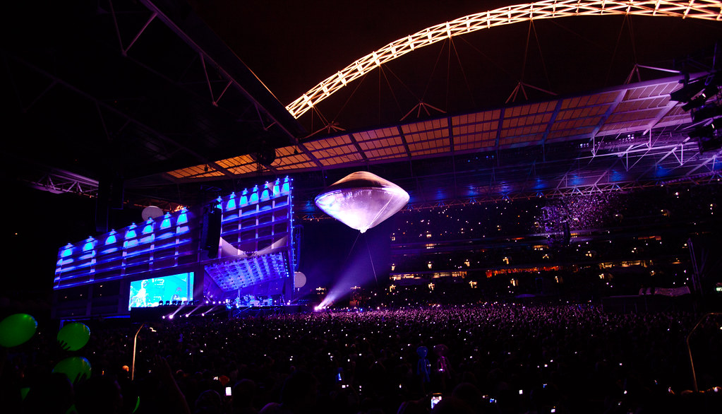 Muse @ Wembley Stadium 10th Sep: UFO!