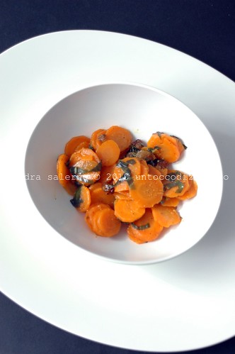 Mebel in cucina: carote e uvetta 