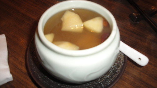養生湯品--蘋果燉湯 (?)