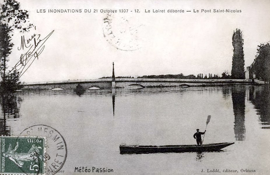 crue du Loiret au pont St-Nicolas à Orléans le 21 octobre 1907