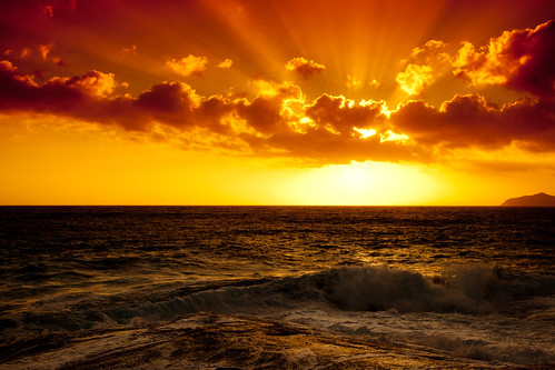  フリー写真素材, 自然・風景, 海, 夕日・夕焼け・日没, 雲, イタリア, 日光・太陽光線,  