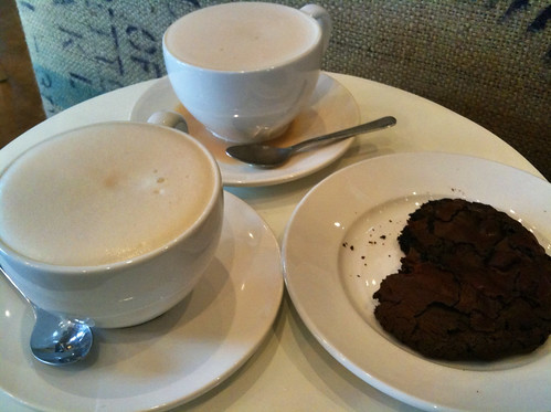 Thatcher's Coffee Chai Latte and chocolate brownie cookie