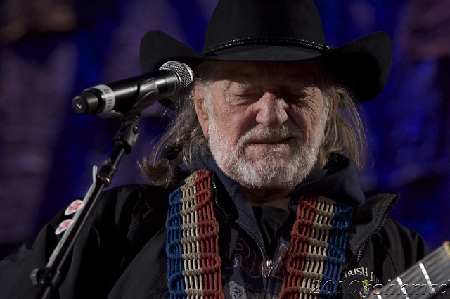Willie Nelson, performing Gravedigger with Dave Matthews by John McD