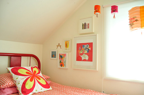 large red ellie in ava's room
