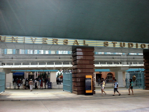 universal studios entrance