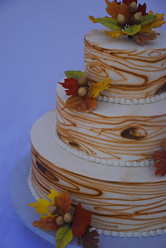 Wood grain fall leaves wedding cake