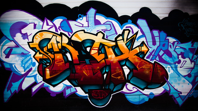 Urban Graffiti [EOS 5DMK2 | EF 24-105L@17mm | 1/1000 s | f/7.1 | ISO200]