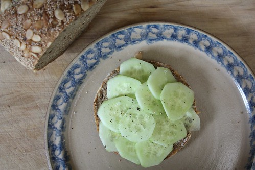 I love bread with cucumber