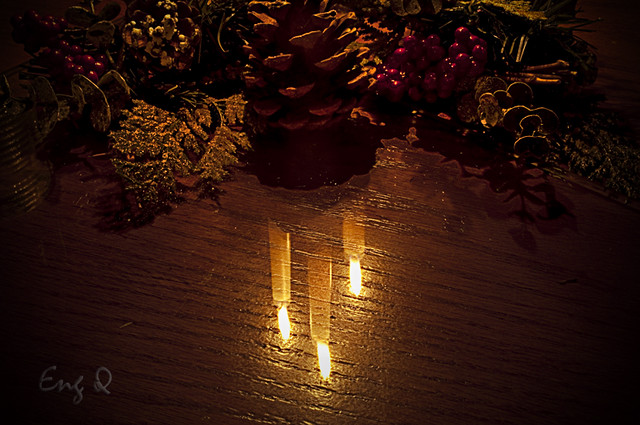 candles reflection 